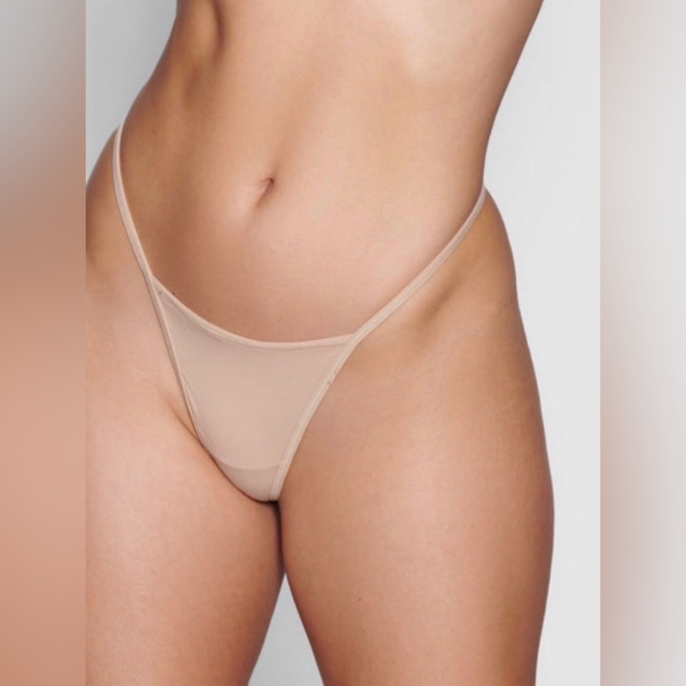 SKIMS Fits Everybody Micro Thong